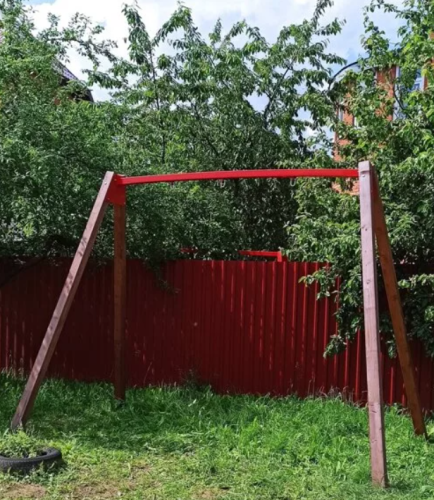 Качельная балка металлическая с деревянными ногами фото 5