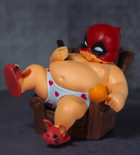 Фигурка толстый Дедпул Deadpool в кресле 12 см фото 3